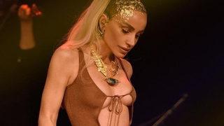 Görenler ikizi zannetti! Gülşen'in yeğeni Ezra şoke etti