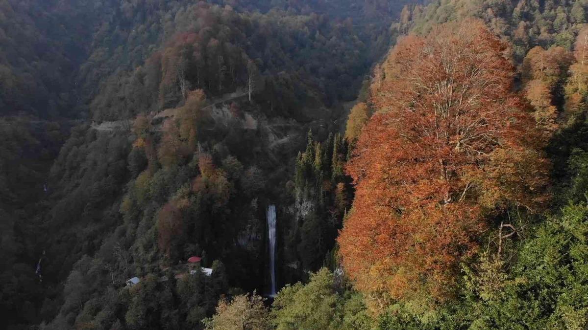 Maral Şelalesi sonbaharda doğa severlerin ilgi odağı
