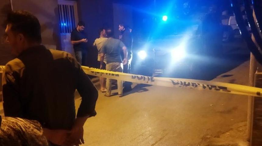 Evin bahçesinde el bombasını gören polise haber verdi