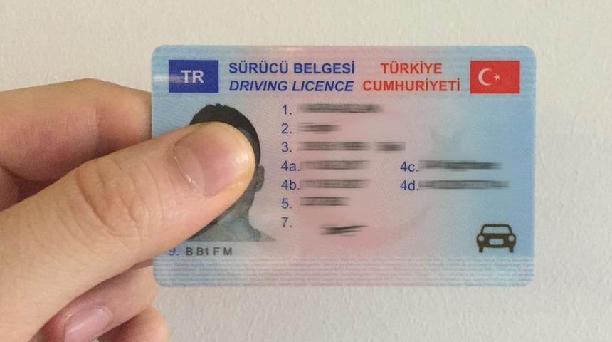 Nüfus Genel Müdürlüğü paylaştı: Ehliyet yenileme ücreti belli oldu! 