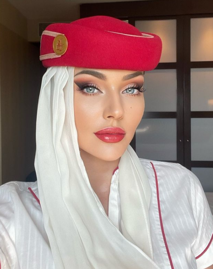 Fenomen hostes merak edilen soruya cevap verdi! “Uçuş sırasında bir kişi ölürse ne olur?” G3