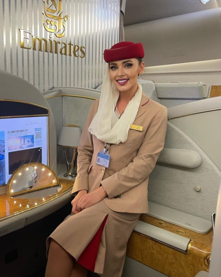 Fenomen hostes merak edilen soruya cevap verdi! “Uçuş sırasında bir kişi ölürse ne olur?” G4