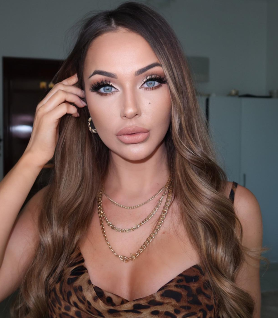 Fenomen hostes merak edilen soruya cevap verdi! &ldquo;U&ccedil;uş sırasında bir kişi &ouml;l&uuml;rse ne olur?&rdquo;