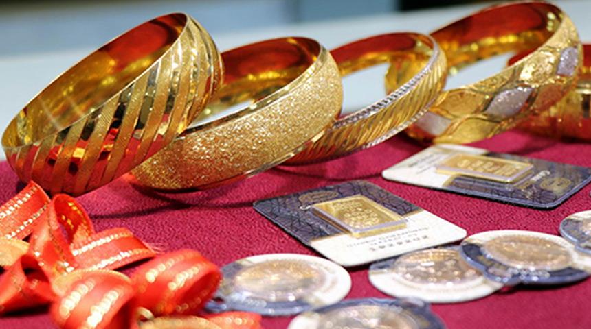 Eve tadilat için gelmişlerdi! Yüz binlerce liralık altın çaldılar: İtiraf geldi ve...