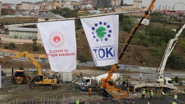 Ucuz konutta beklenen gün geldi! İlk kazma bugün vuruluyor: 17 ilde eş zamanlı başlayacak…
