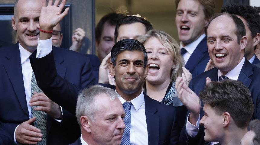 Son dakika: İngiltere'de yeni dönem başladı! Başbakan Rishi Sunak, Kral Charles'tan yetki aldı