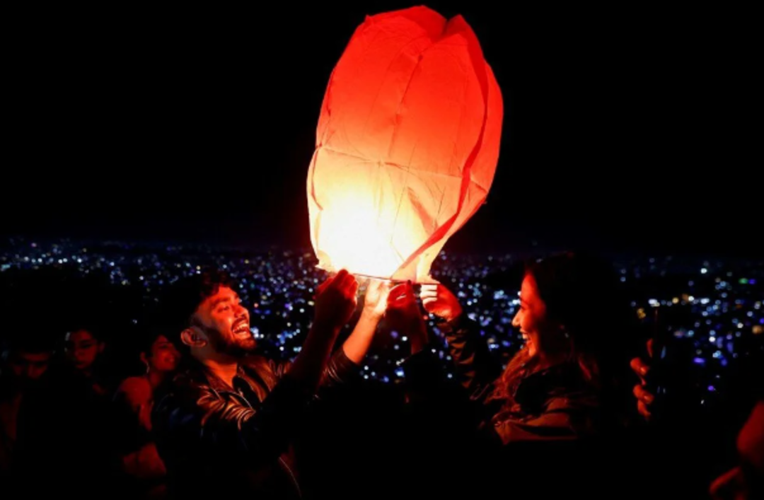 Hindistan&rsquo;ın &ldquo;Diwali Festivali (Işık Bayramı)&rdquo; kutlanıyor! Festival renkli g&ouml;r&uuml;nt&uuml;lere sahne oldu