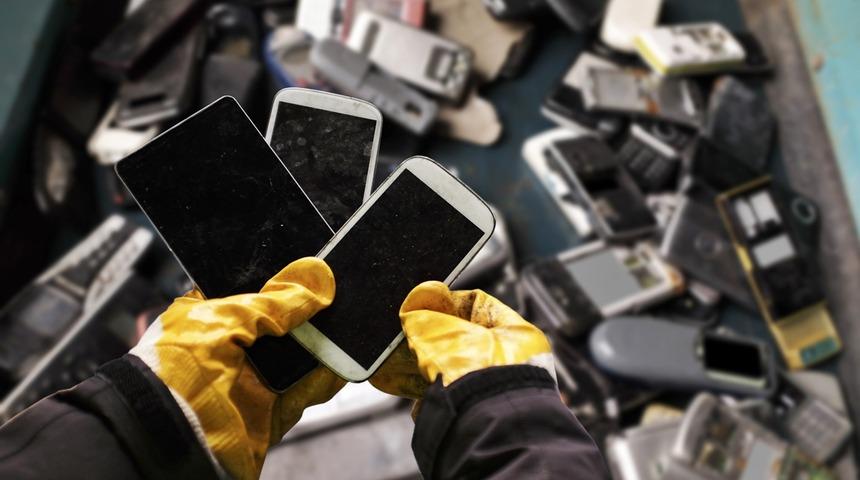 Evde kullanılmayan cep telefonları için yeni karar! Sinyal alınamayan cihazlar 1 yıl sonra pasife alınacak