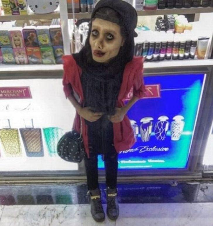 “Zombie Angelia Jolie” olarak ünlenmişti! Gerçek halini görenler şaşkına döndü... Meğerse yıllarca herkesi kandırmış G1