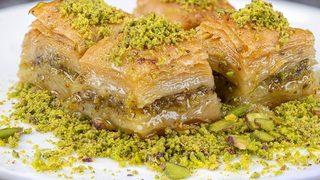Bu lezzet için bayrama gerek yok: Çıtır çıtır ev baklavası tarifi! Ev baklavası nasıl yapılır?