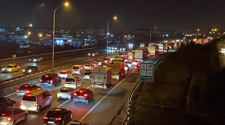 Sancaktepe'deki zincirleme trafik kazası: 1 kişi ağır yaralandı