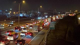 Sancaktepe'deki zincirleme trafik kazası: 1 kişi ağır yaralandı