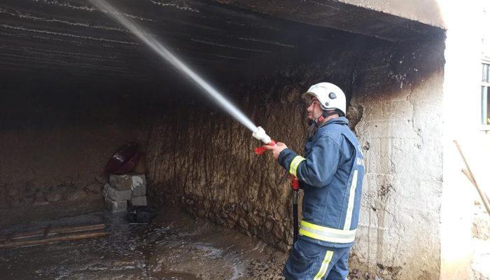 Van'daki kömürlük yangını evi kül etti