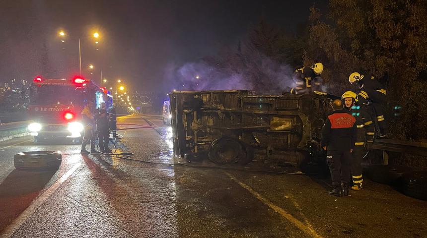 Samsun'da takla atan kamyonet yandı