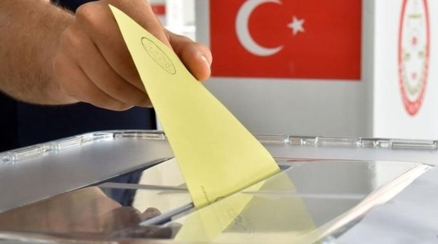 Oy pusulaları askeri helikopterle taşındı