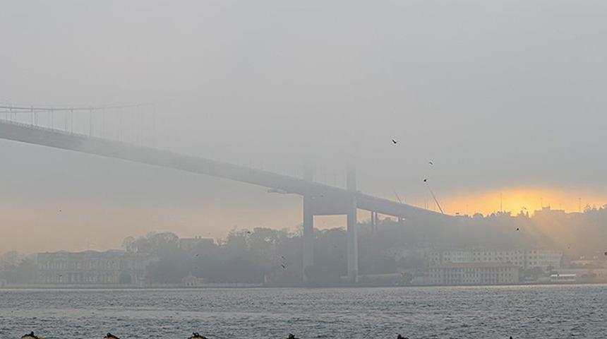 İstanbul Boğazı'nda gemi trafiği askıya alındı