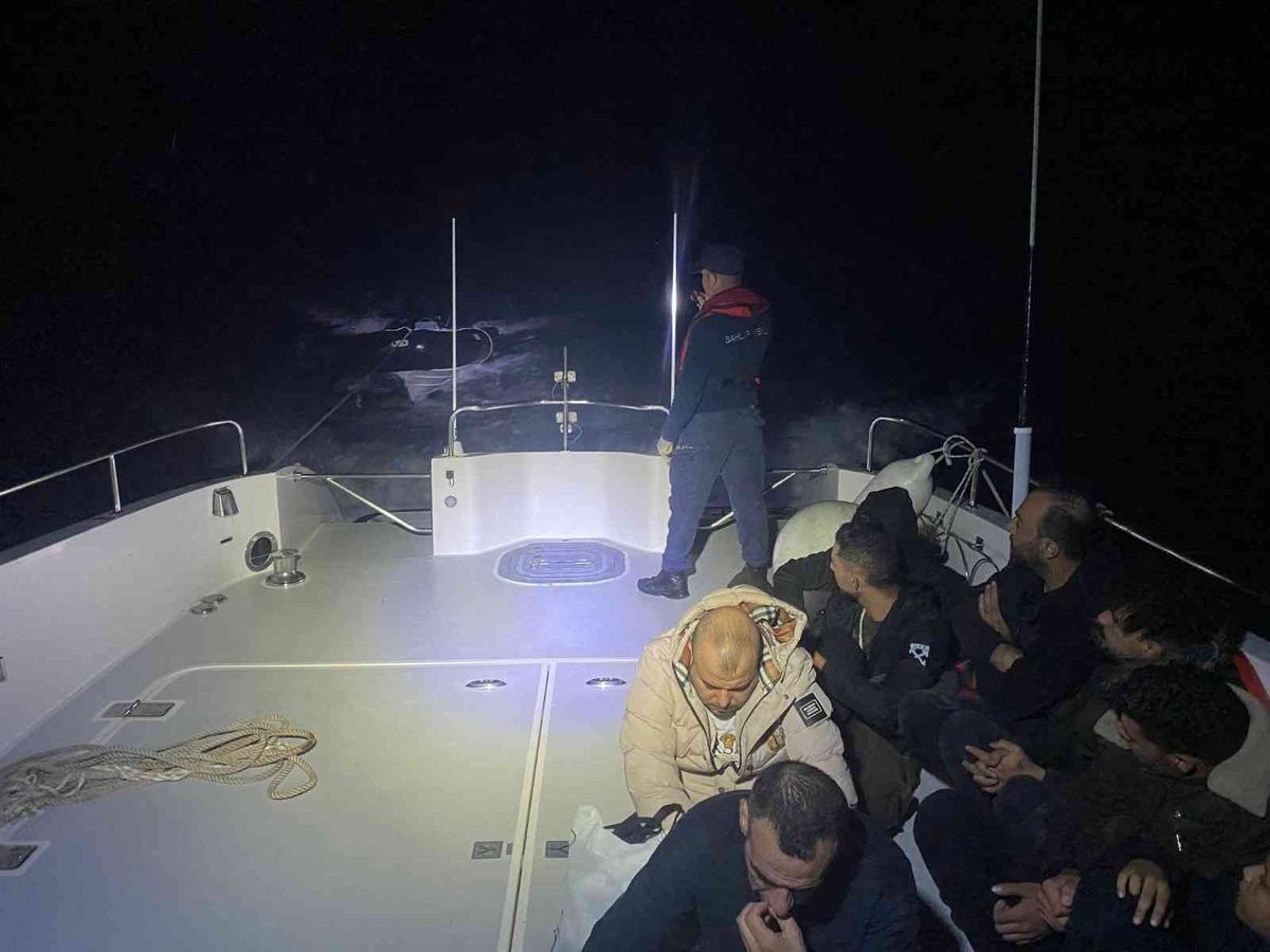 Ege denizinde 103 g&ouml;&ccedil;men yakalandı, 7 g&ouml;&ccedil;men kurtarıldı