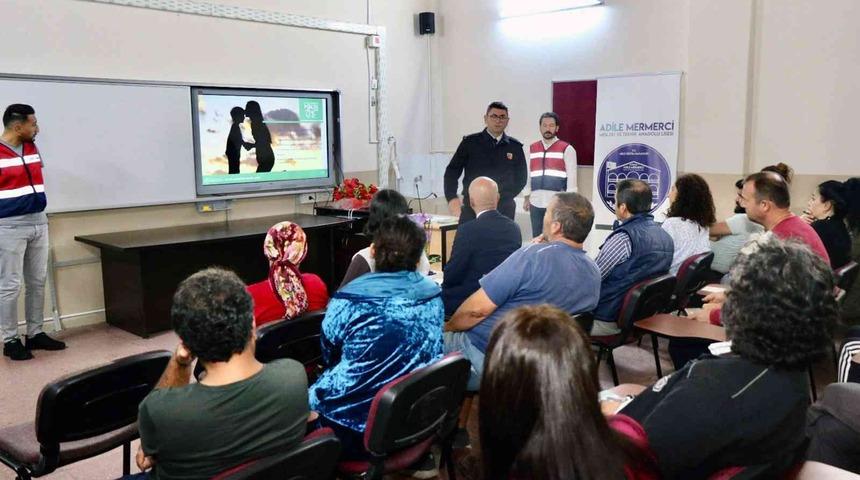 &Ouml;ğrenci velilerine uyuşturucuya karşı eğitim