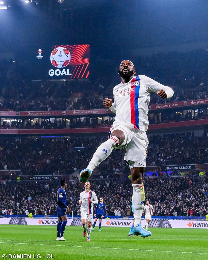 Son dakika: Galatasaray, bitmeyen aşkına bu kez kavuşuyor! Moussa Dembele'nin menajeri Nef Stadyumu'nda maçı izledi... G4