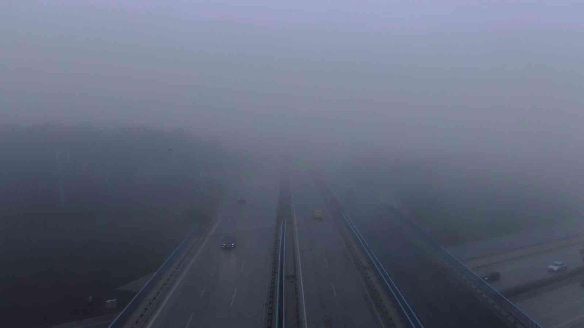 İstanbul Anadolu Yakasında sis etkili oldu