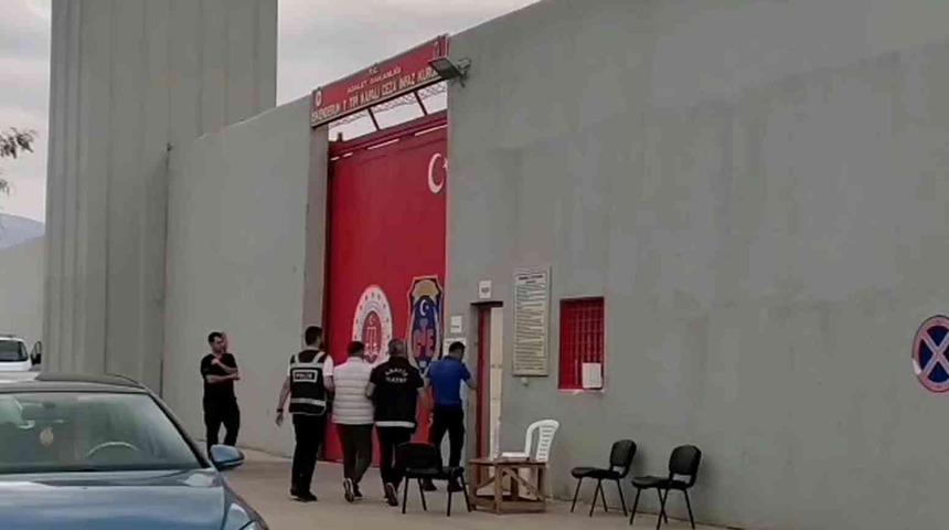 17 yıl 2 ay hapis cezasıyla aranan h&uuml;k&uuml;ml&uuml; İskenderun&rsquo;da yakalandı