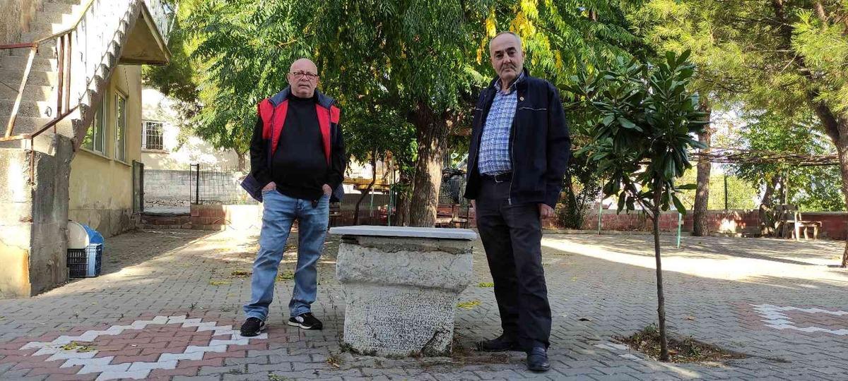 K&ouml;y meydanındaki tarihi taş 2 bin yıllık şampiyonu ortaya &ccedil;ıkardı