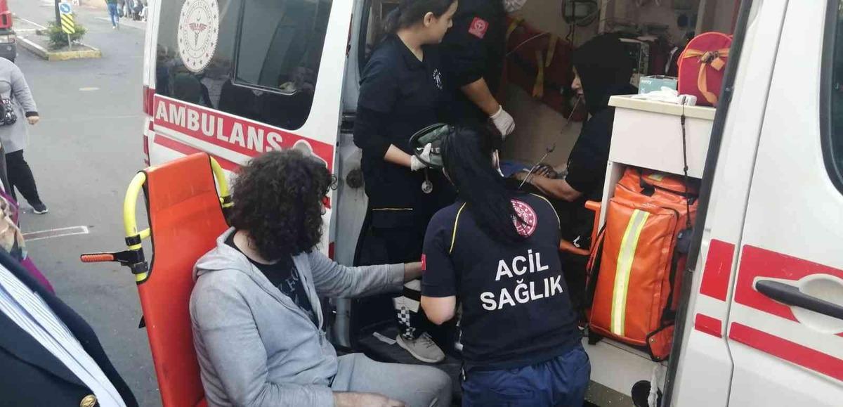 Mecidiyek&ouml;y&rsquo;de yangında can pazarı: Binada mahsur kalanlar itfaiye merdiveniyle kurtarıldı