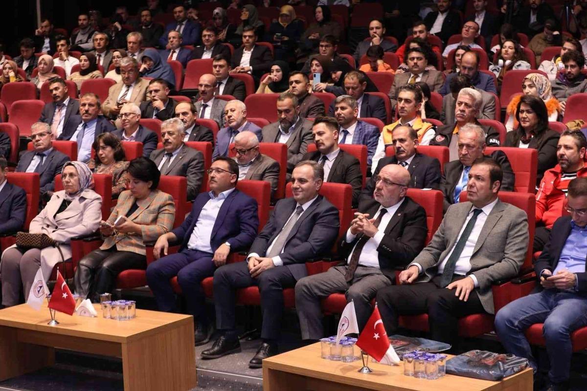 ER&Uuml;&rsquo;de &ldquo;Tevfik İleri&rsquo;yi Anlamak&rdquo; Programı d&uuml;zenlendi