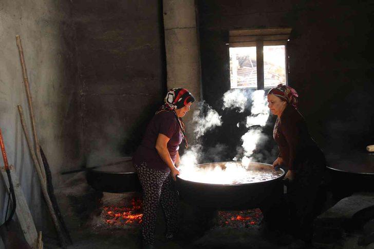 Ateşler yakıldı, kazanlar kaynadı, tarladan sofraya uzanan tatlı yolculuk başladı G3