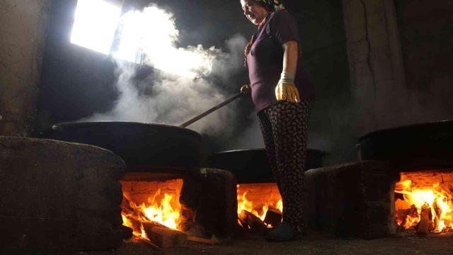 Ateşler yakıldı, kazanlar kaynadı, tarladan sofraya uzanan tatlı yolculuk başladı