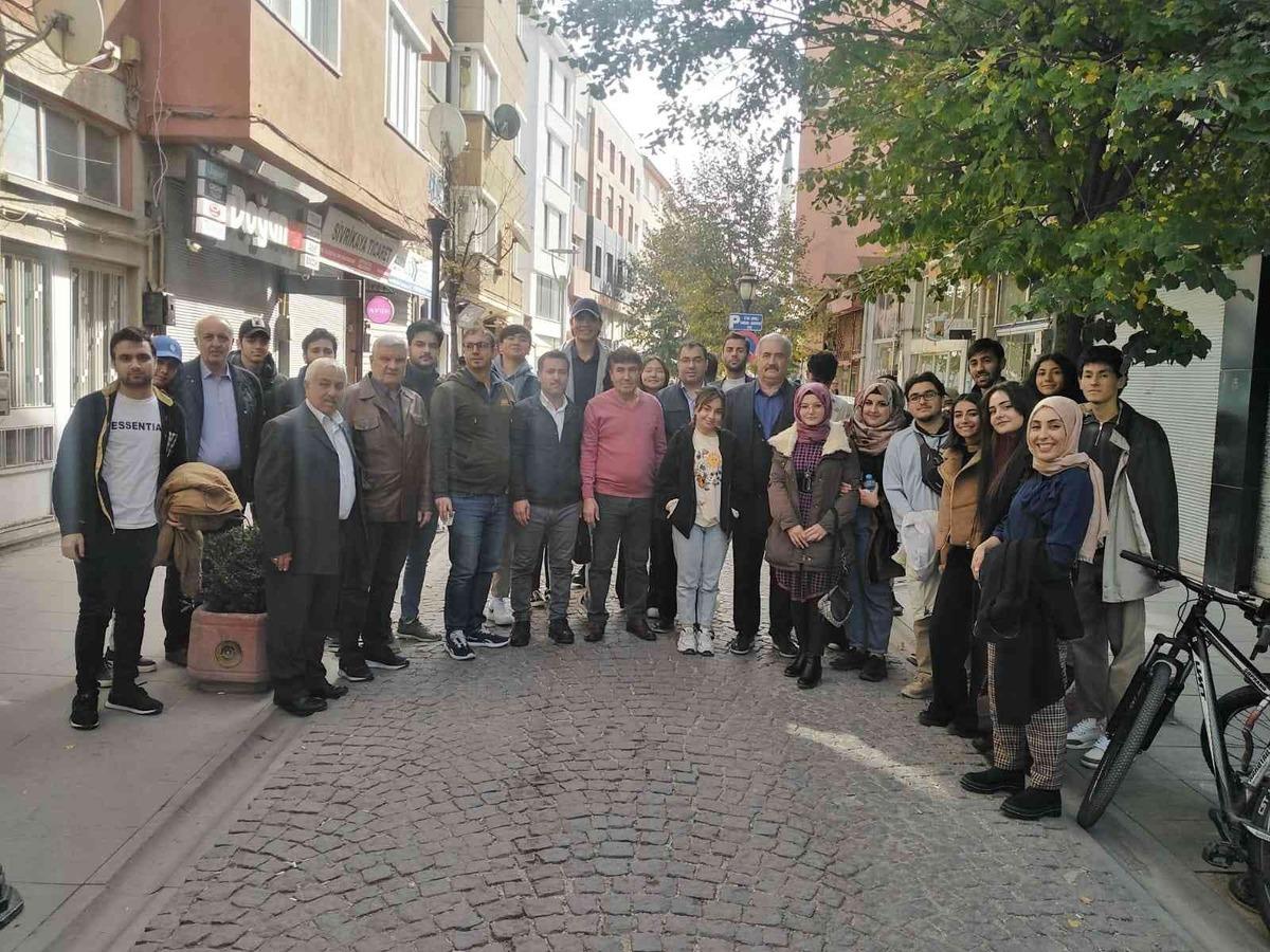 Eskişehir&rsquo;de okuyan T&uuml;rk D&uuml;nyası &ouml;ğrencileri tanışma kahvaltısında bir araya geldi