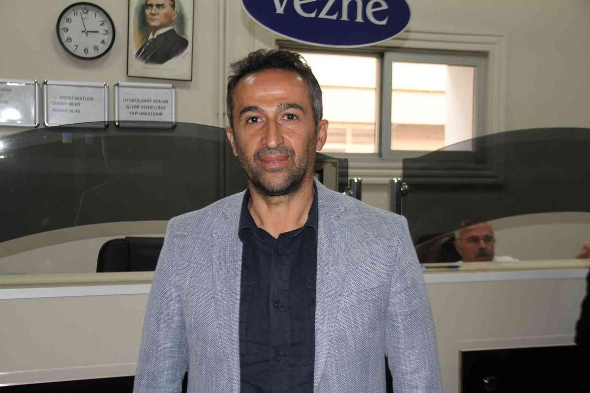 Kalp krizi ge&ccedil;iren vatandaşı kalp masajı ile hayatta tutan belediye personeli İHA&rsquo;ya konuştu