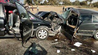 İki otomobil çarpıştı: 1 ölü, 9 yaralı