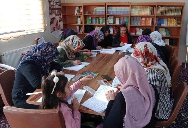 Van’da okuma yazma kurslarına yoğun ilgi