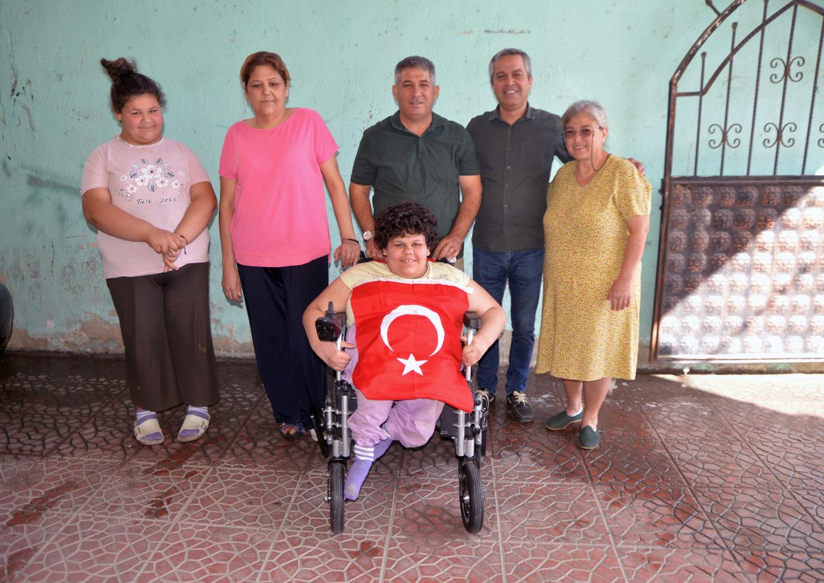 Engelli Sıla, ak&uuml;l&uuml; sandalyesiyle eğitimine devam edebilecek