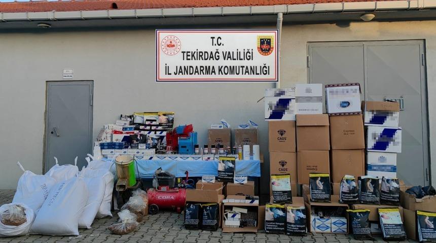 Yarım ton ka&ccedil;ak t&uuml;t&uuml;n ele ge&ccedil;irildi