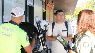 Scooter denetiminde ilginç anlar! Kimi görüntü alınmasını engelledi, kimi cezadan haberi olmadığını söyledi: 5 yıldır televizyon izlemiyorum