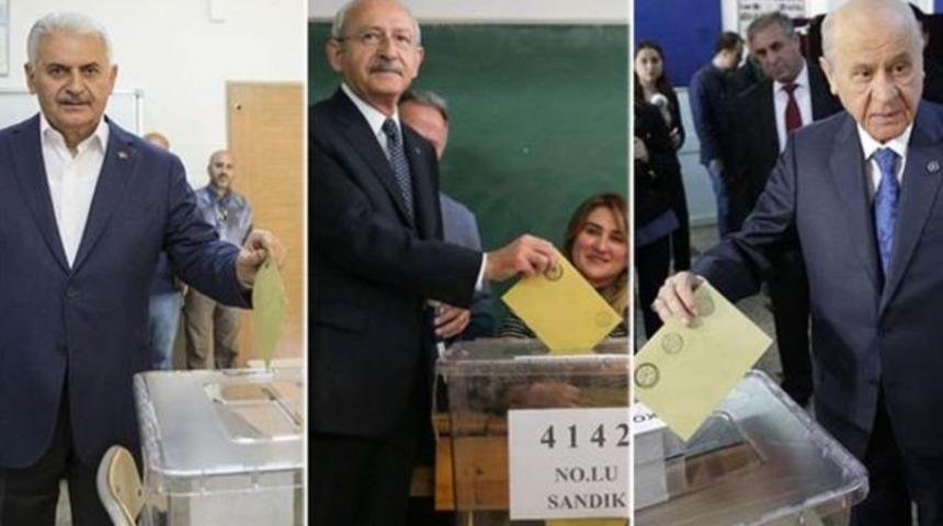 Yıldırım, Kılı&ccedil;daroğlu ve Bah&ccedil;eli referandum oylarını kullandı