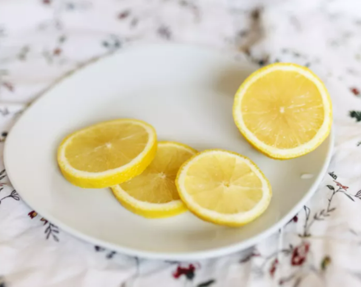 Her evde bulunuyor! Doğal pembe dudaklar için kullanabileceğiniz malzemeler G3