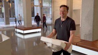 Twitter merkezine lavaboyla giren Elon Musk, çalışanların yüreğine su serpti!