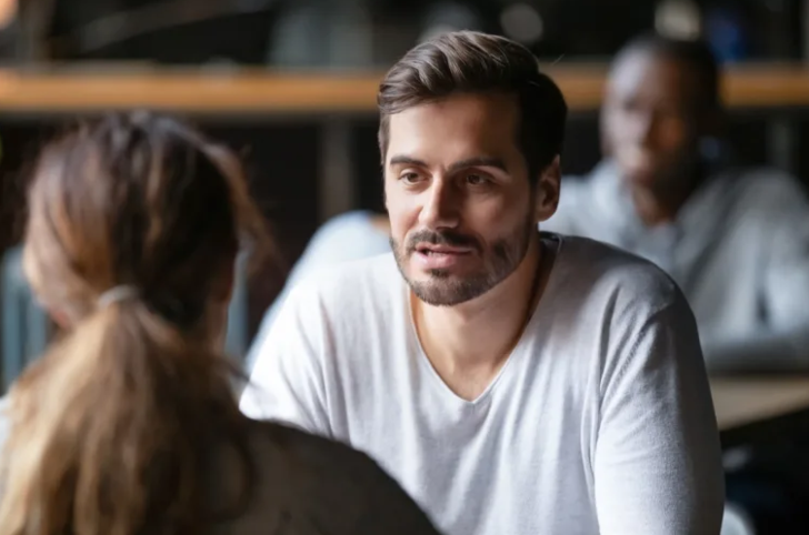 Farkına varın! Karşınızdaki kişinin sizi sevmediğini gösteren davranışlar G3