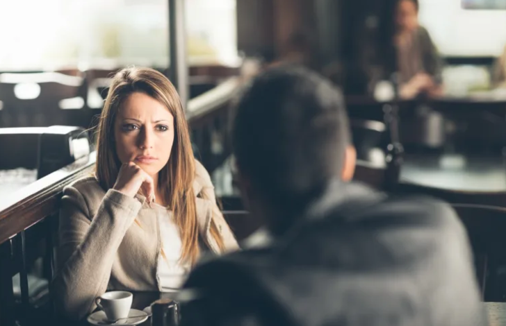 Farkına varın! Karşınızdaki kişinin sizi sevmediğini gösteren davranışlar G4