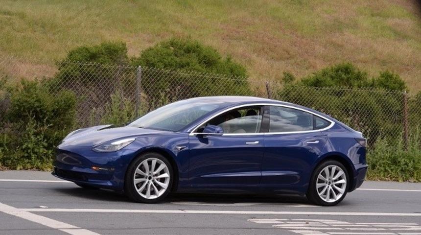 Tesla Model 3 T&uuml;rkiye'de satılacak mı? Model 3'&uuml;n T&uuml;rkiye fiyatı nedir?