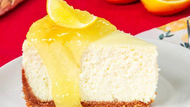 Ekşi ve tatlının en güzel uyumu: Limonlu cheesecake tarifi! Limonlu cheesecake nasıl yapılır?