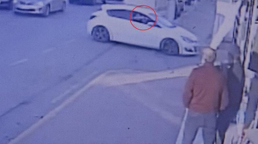 Benzini bitince dehşeti yaşadı! Husumetlisi pompalı tüfekle ateş etti