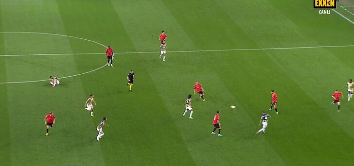 Fenerbahçe maçında skandal olay! Maçın hakeminin verdiği gol tartışma konusu oldu G3