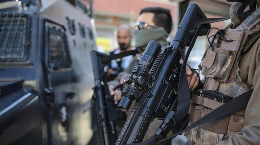 Tanju &Ccedil;olak'ın da g&ouml;zaltına alındığı operasyon s&uuml;r&uuml;yor