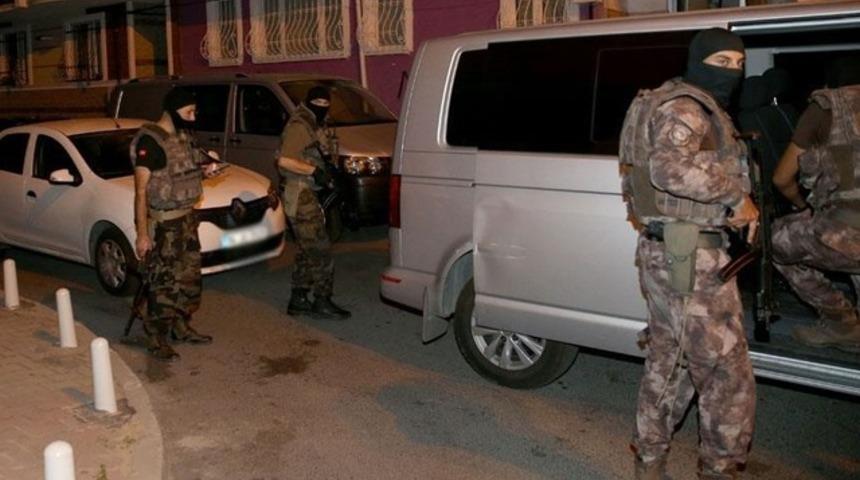 İstanbul'da Okmeydanı ve &Ccedil;ağlayan'da bazı adreslere baskın