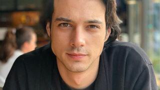 Darmaduman dizisinin yıldızı Mert Yazıcıoğlu yarı çıplak pozlarını paylaştı! 'Mert Bey ne yapıyorsunuz?'