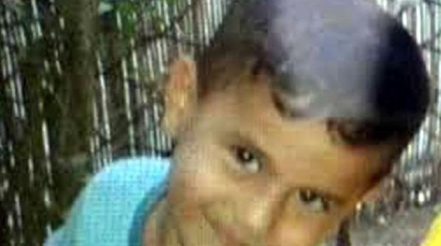 Cizre&rsquo;de zırhlı polis aracının ezdiği beş yaşındaki Hakan Sarak hayatını kaybetti